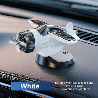🛩️✨ Napenergiával hajtott repülőgép alakú autófüggő