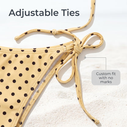 👙 Pöttyös, mély nyakkivágású, háromszög alakú bikini alsó – háromdarabos szett