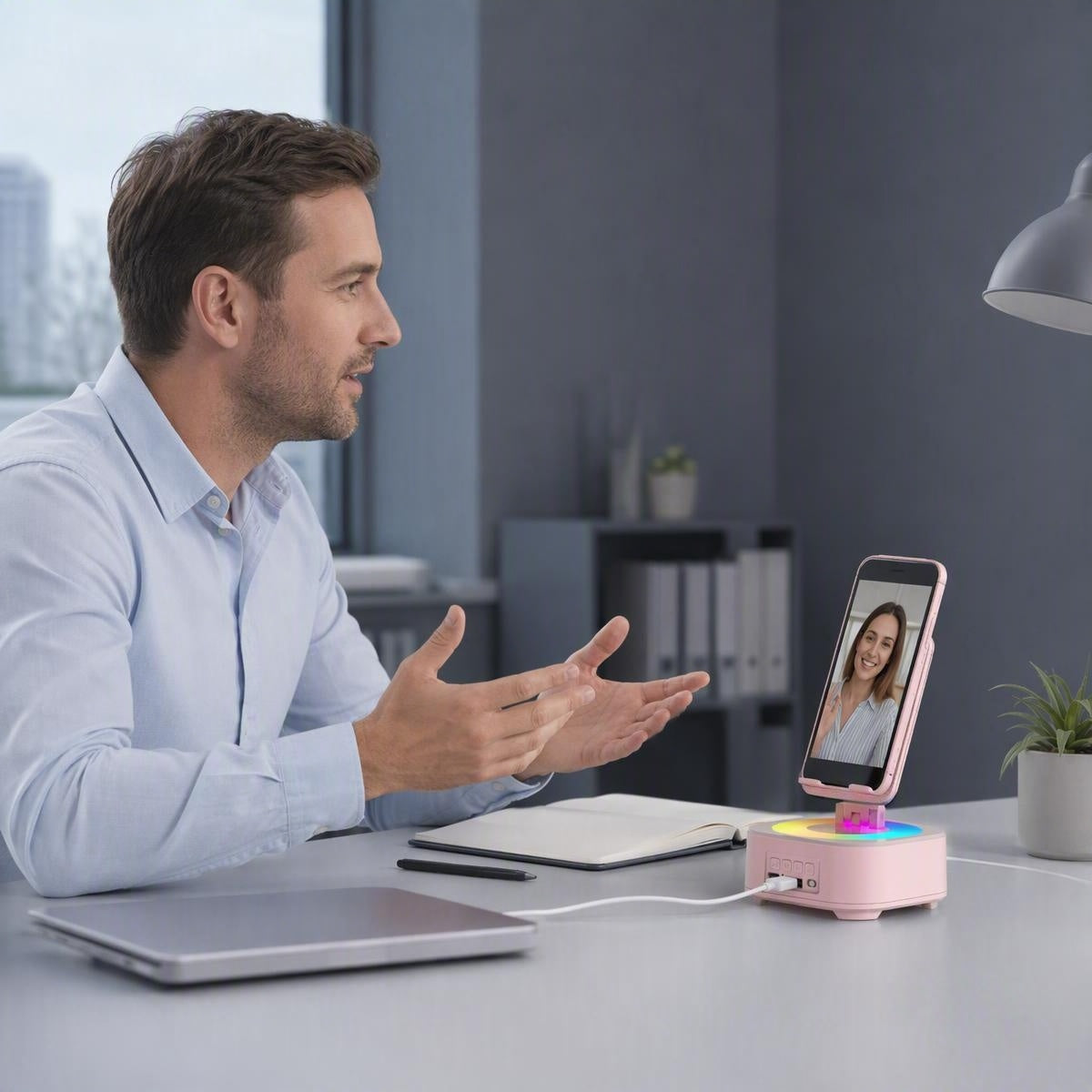 📱 4 az 1-ben forgatható asztali tartó Bluetooth hangszóróval és RGB fénnyel | DESK STAND SPEAKER