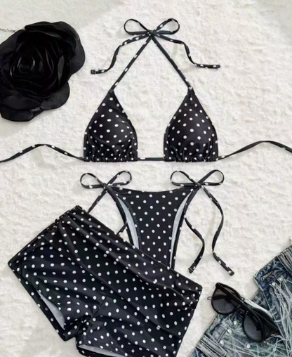 👙 Pöttyös, mély nyakkivágású, háromszög alakú bikini alsó – háromdarabos szett