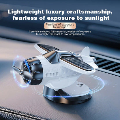 🛩️✨ Napenergiával hajtott repülőgép alakú autófüggő